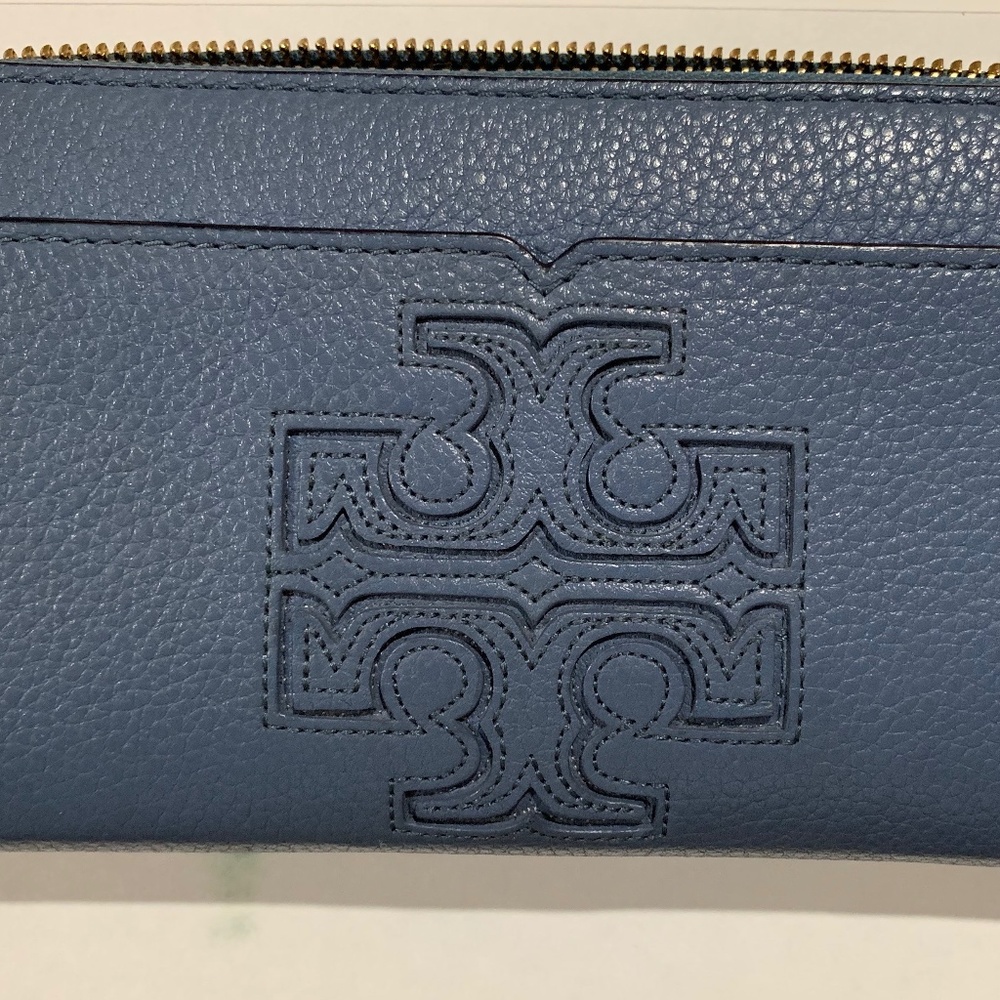 Tory Burch T Bombe Continental Full Zip Wallet